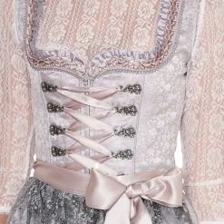 Overig Dirndl Nessa Lichtgrijs (50cm) -Kostuum Wereld Winkel dirndl nessa lichtgrijs 50cm detail borst